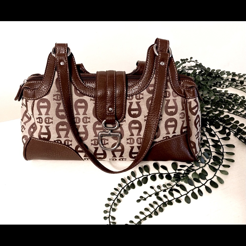 ETIENNE AIGNER CLASSIC SHOULDER BAG/PURSE